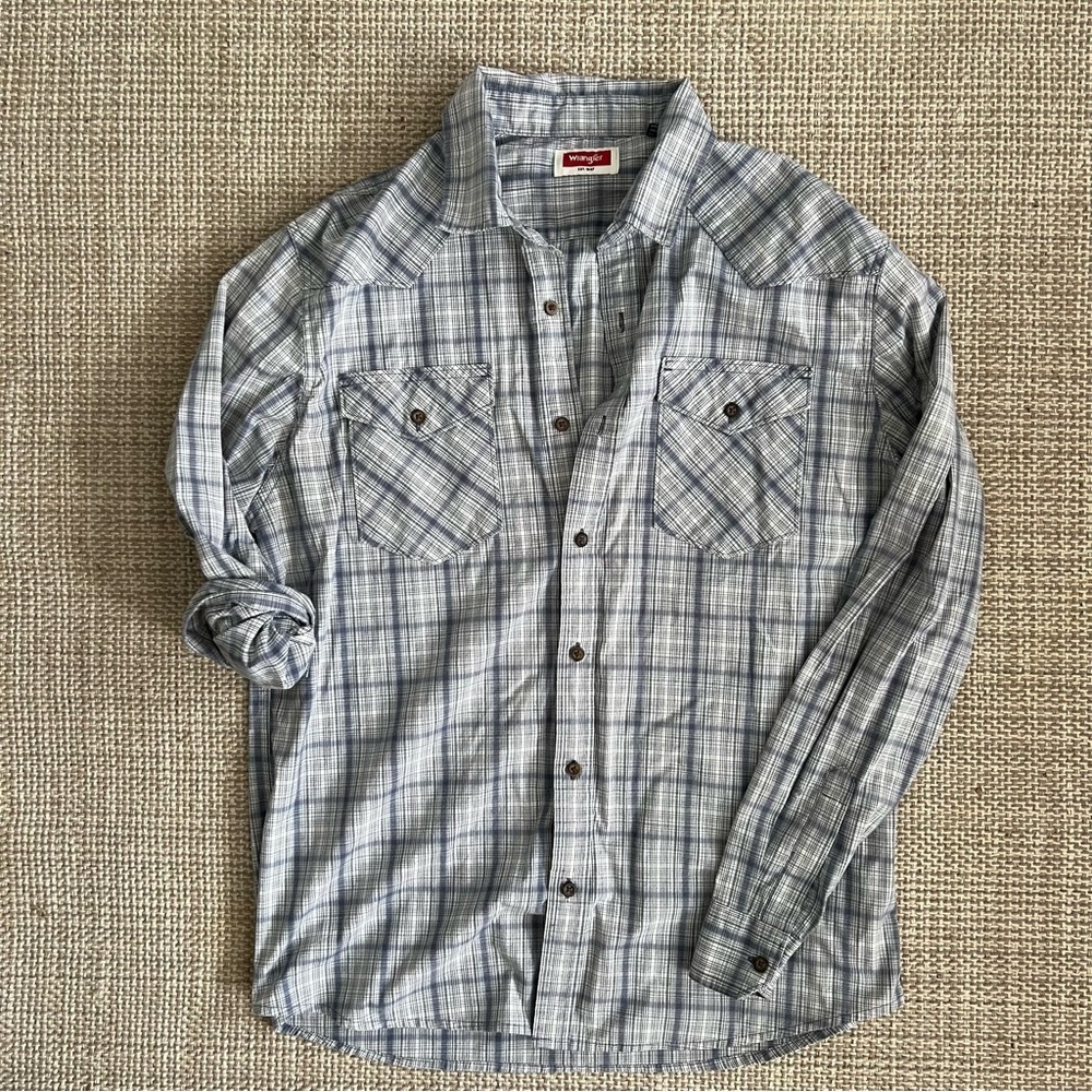 Wrangler Vintage Style Light Blue Plaid Button Up Shirt